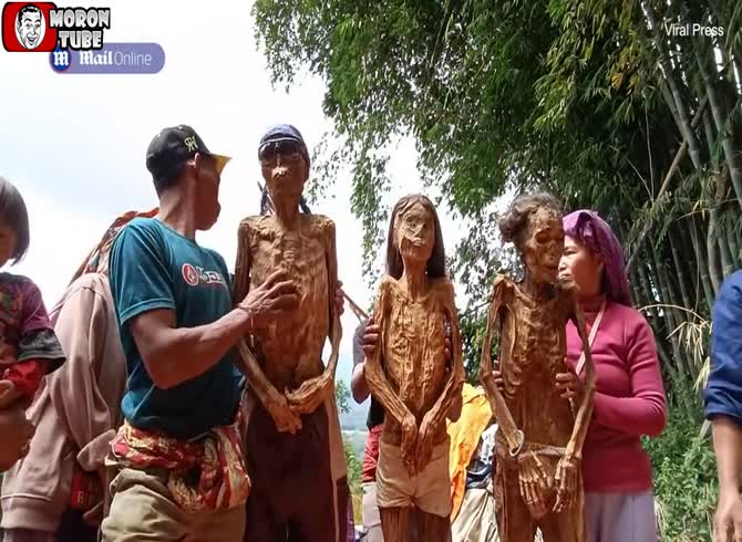 Video :An Indonesian custom of rehabilitating the deceased is cleaning up the dead